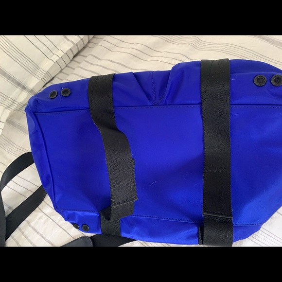 Rebecca Minkoff Yoga bag with mat straps - Picture 3 of 4